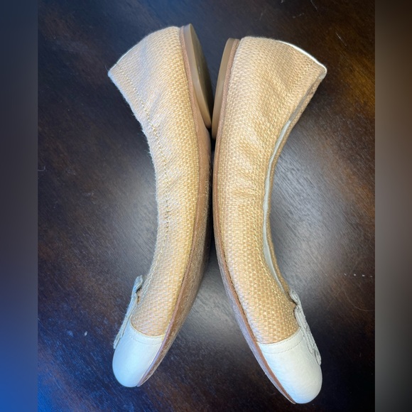 Tori Burch Carina Raffia Tan and White Size 7 Flats - Picture 4 of 9